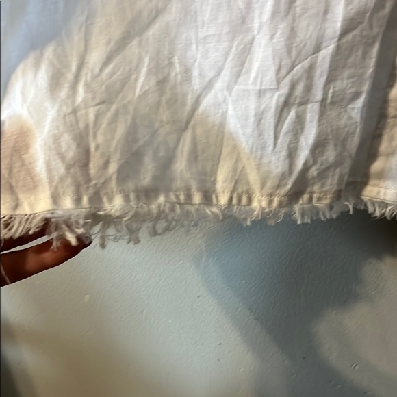 White Sleeveless Linen Button Down Shirt - Picture 4 of 5